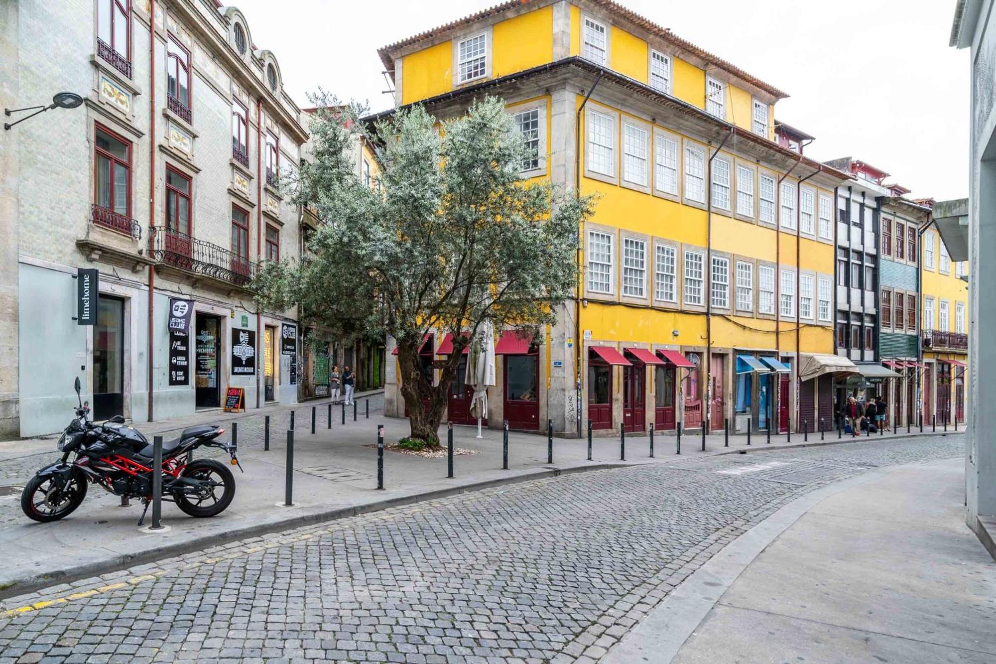 Limehome Porto Rua Das Oliveiras Bagian luar foto